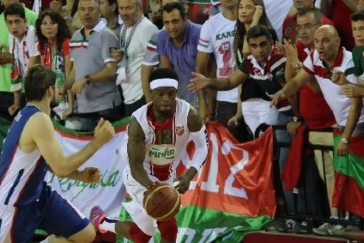 Bobby Dixon koptu geliyor