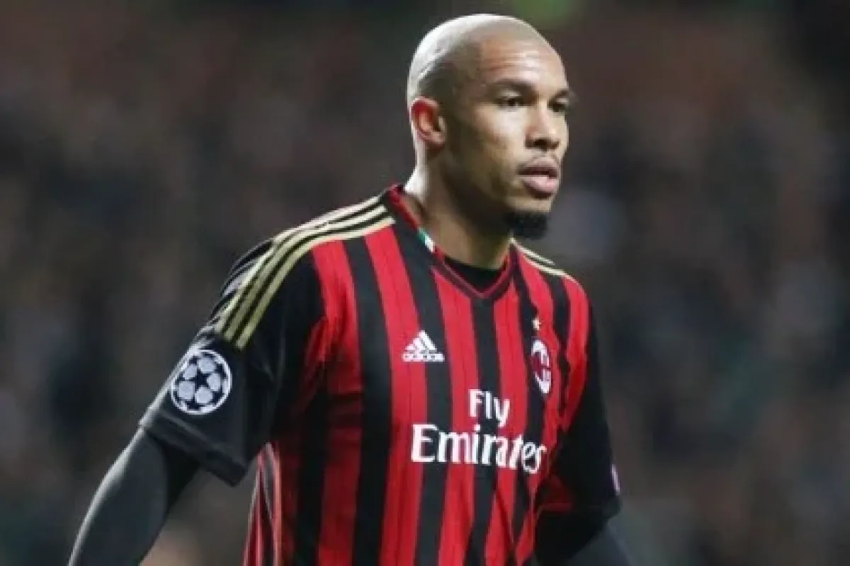 Nigel De Jong kulübünde kaldı
