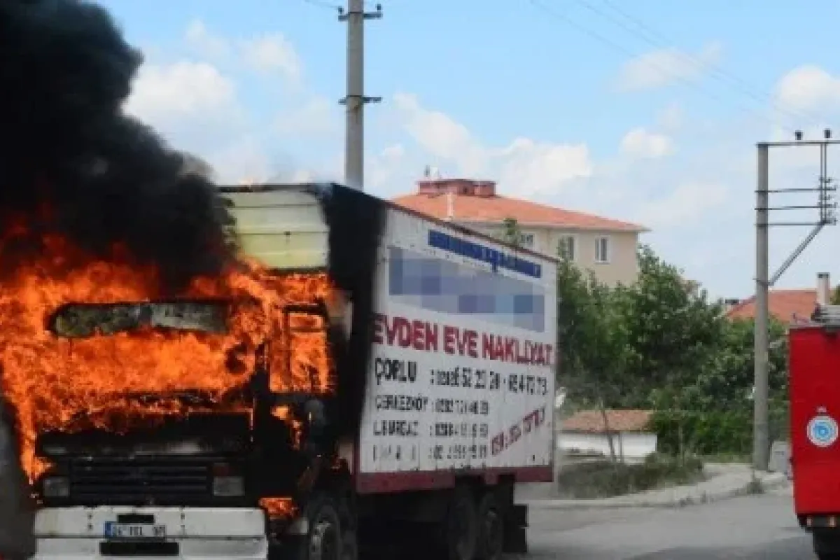 Park halinde, alev alev yandı