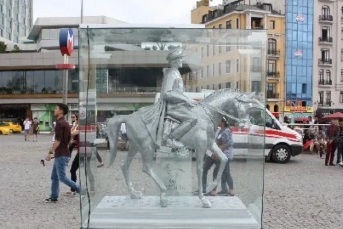 Taksim’in göbeğine...
