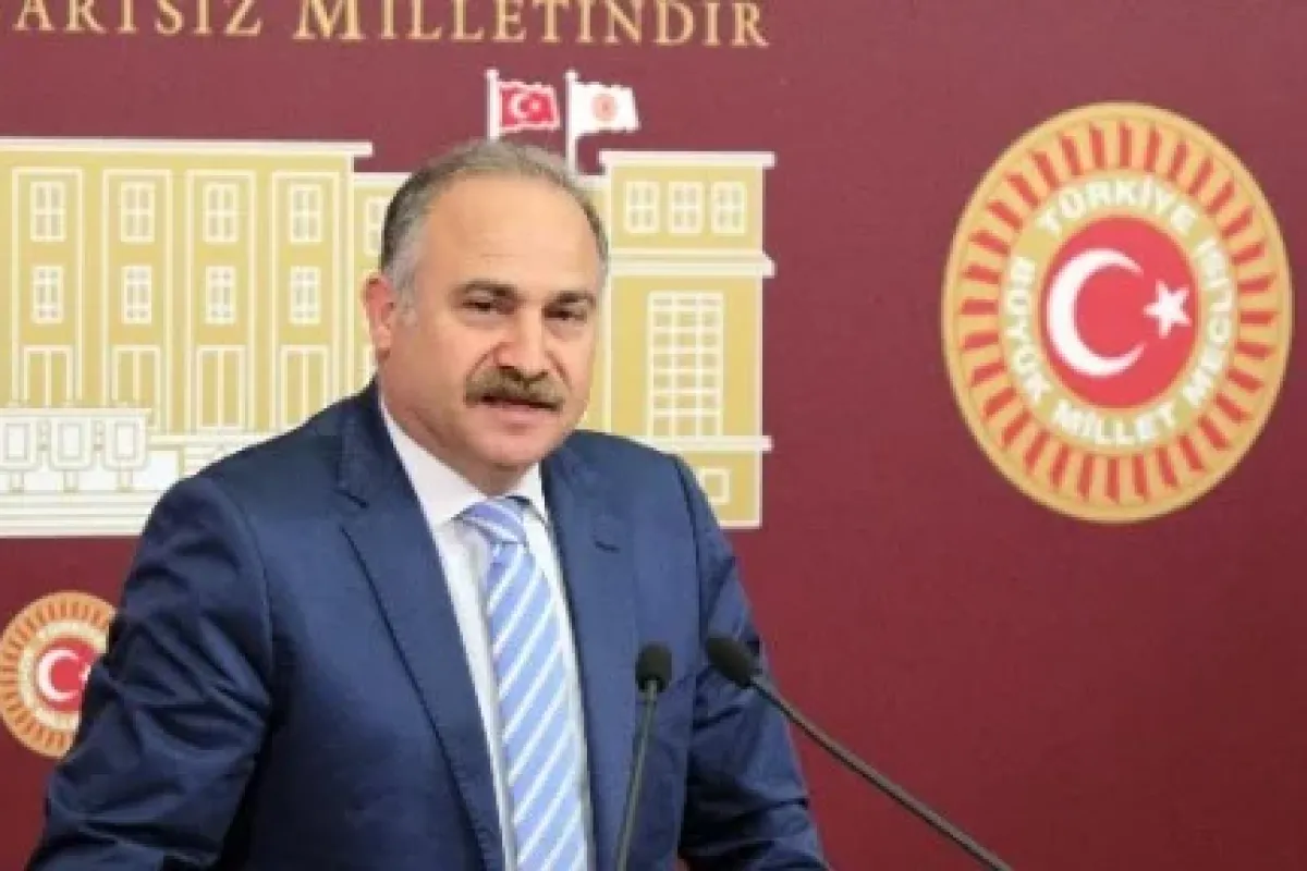 Bakanı istifaya çağırdı
