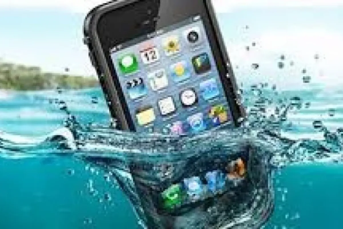 Telefon suya düşünce neler yapmalı? |Suya düşen telefon nasıl kurtarılır?