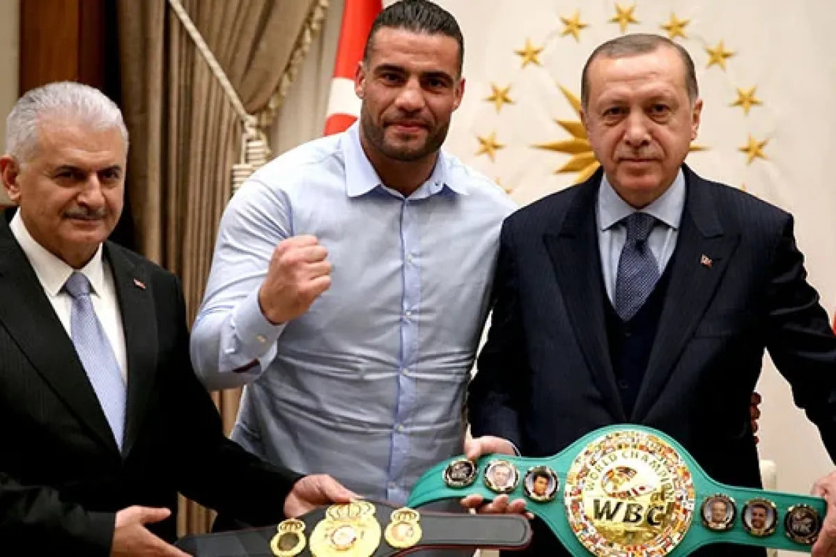 Erdoğan Suriyeli şampiyon boksörü kabul etti