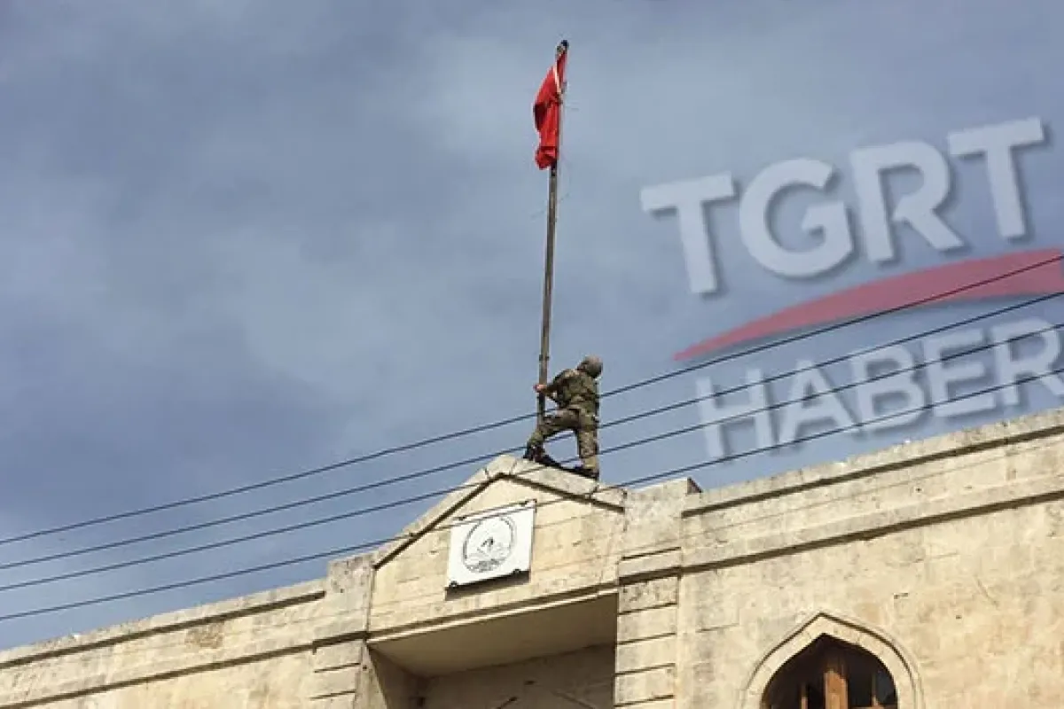 Afrin'e Türk bayrağı dikildi