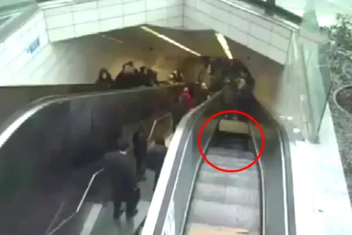 Metro İstasyonunun Yürüyen Merdiveni Çökmüştü! Korkunç Kazanın Görüntüleri Ortaya Çıktı