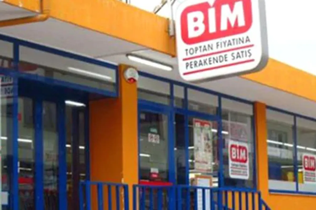 BİM Ucuza Lisanslı iPhone Aksesuarları Satmaya Hazırlanıyor