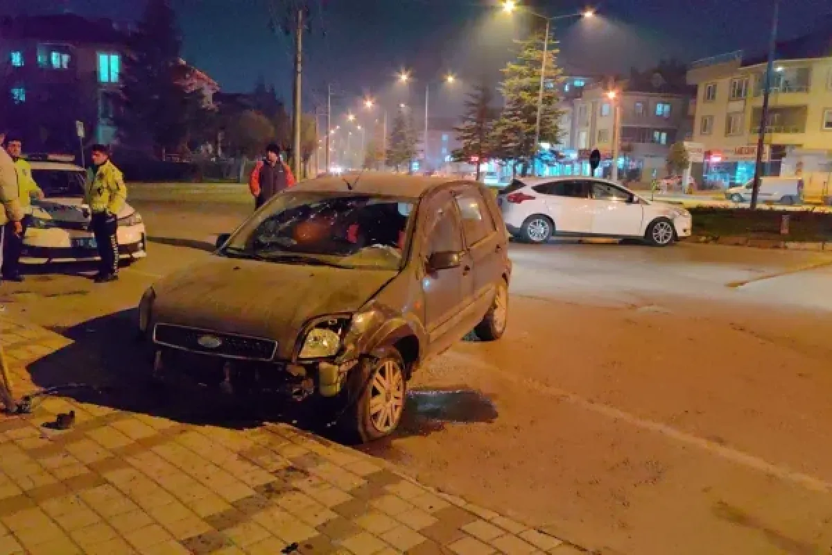 Hastane kavşağında kaza