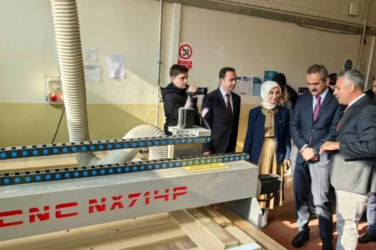 Bakan Özer: 'Kat sayı uygulamasından sonra ciddi travma yaşayan mesleki eğitim artık çok güçlü'