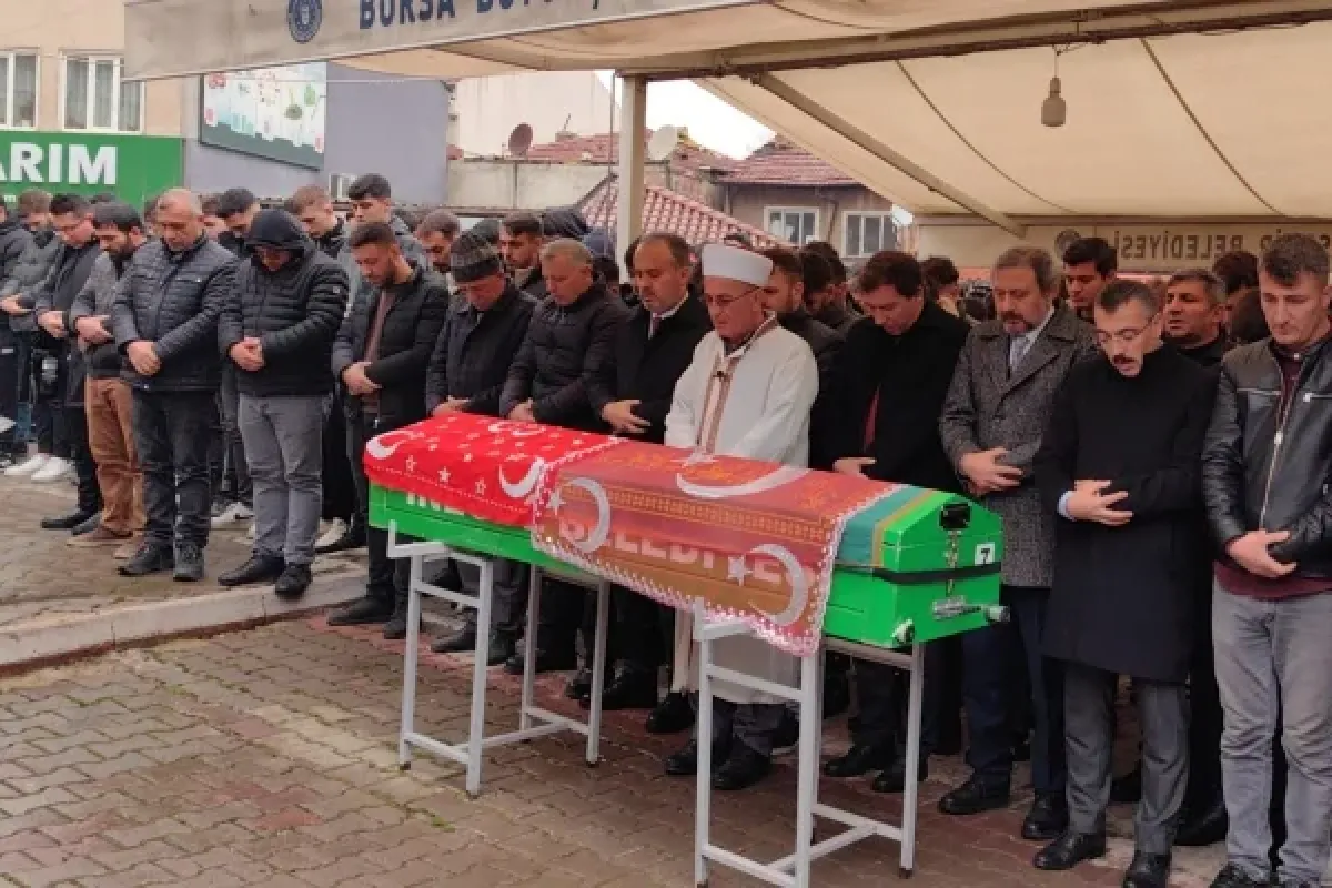 Kazada hayatını kaybeden genç son yolculuğuna uğurlandı