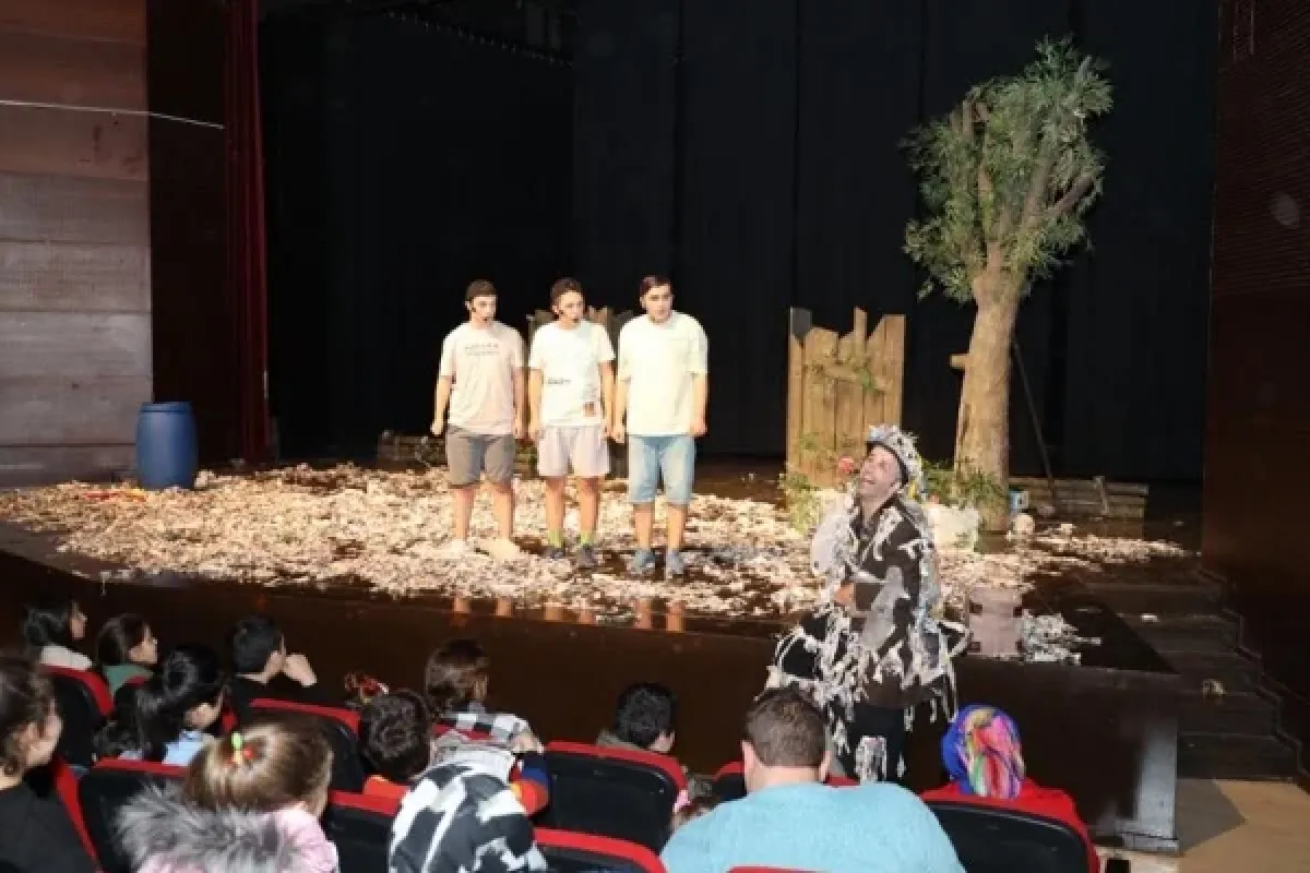 İNEGÖL'ÜN UÇAN ŞEMSİYESİ UŞAK'TA