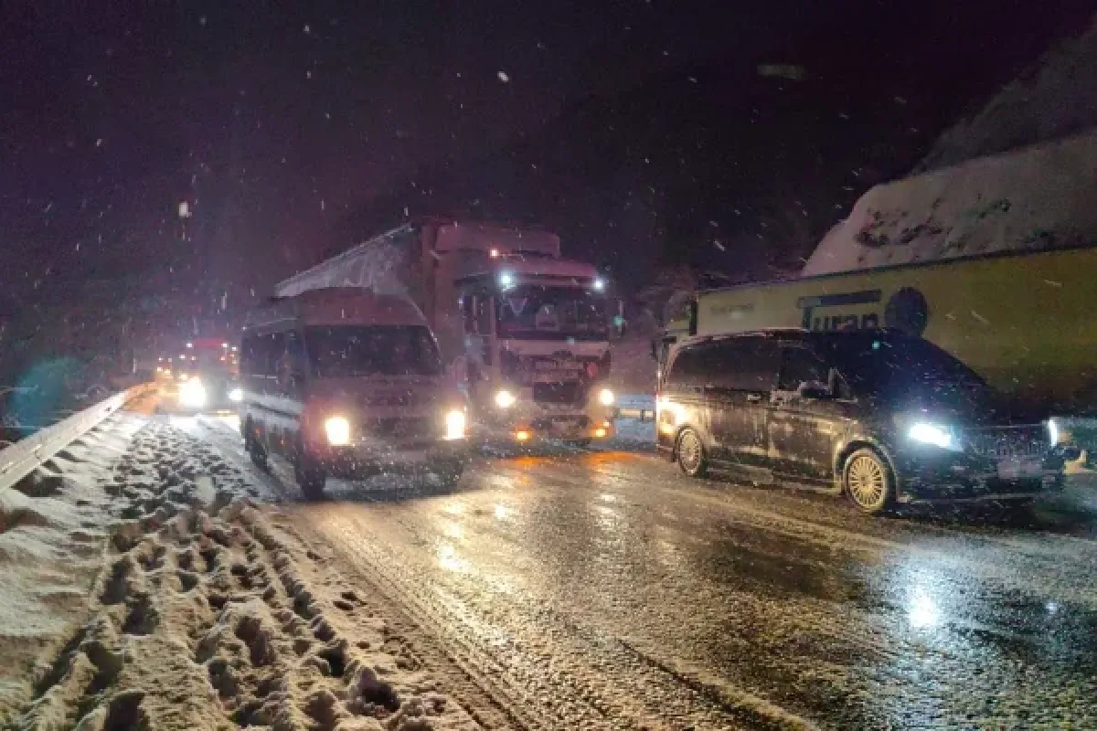 Kapanan Mezitler tekrar açıldı
