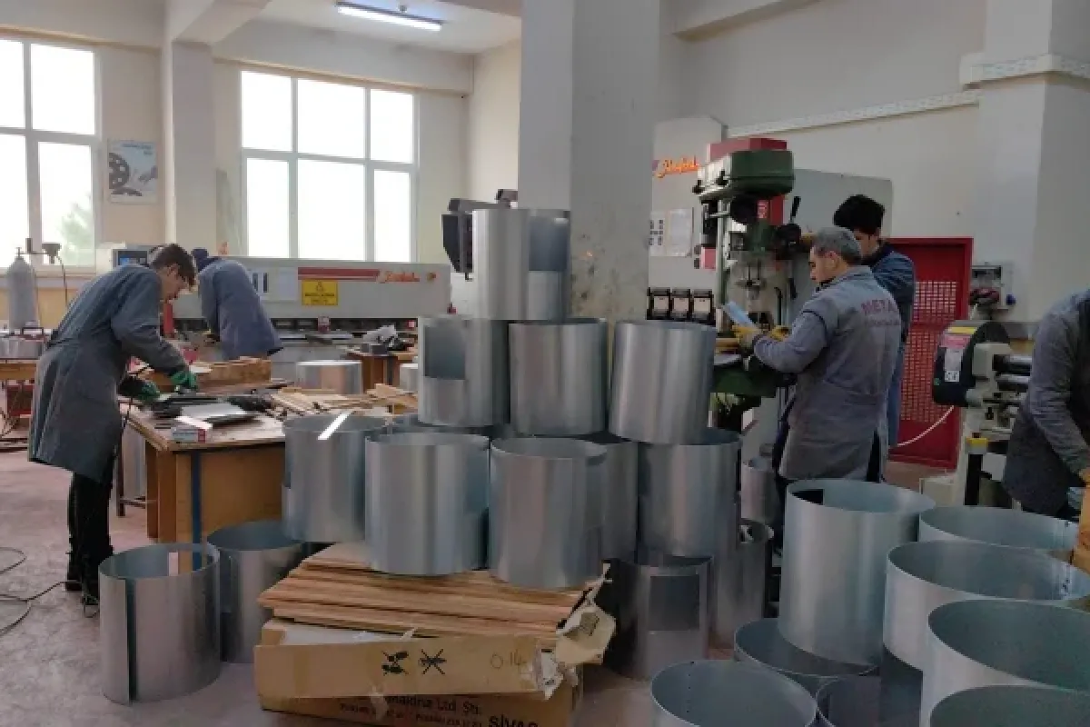 Meslek lisesi öğrencilerinden soba seferberliği