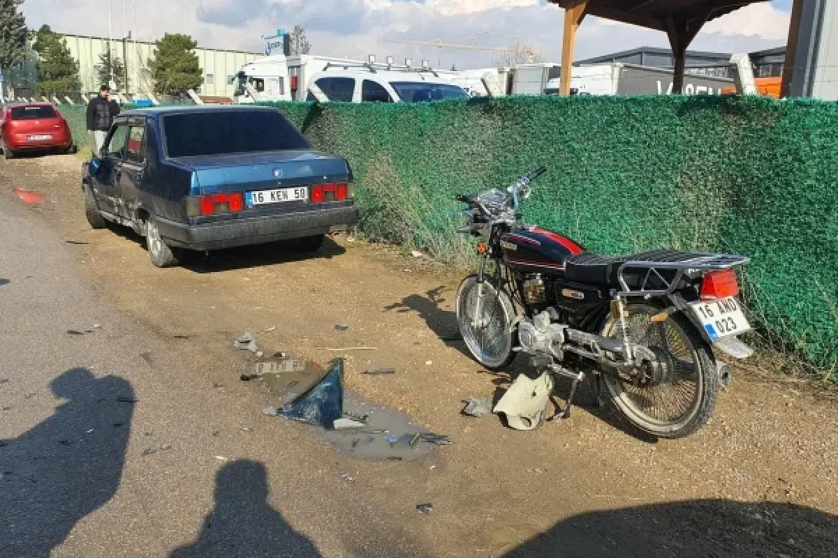 Otomobil ile çarpışan motosikletin sürücüsü yaralandı