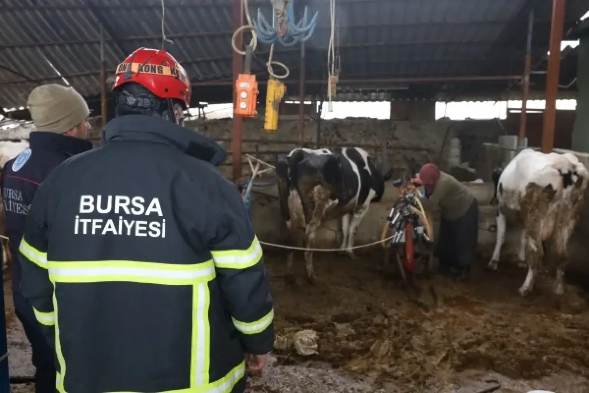 Bursa itfaiyesi gece gündüz vatandaşın hizmetinde