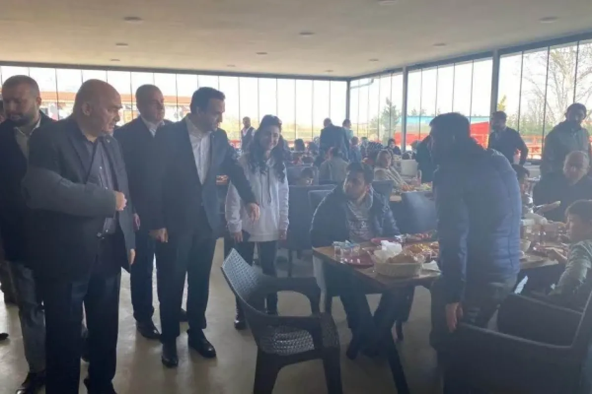 Depremzedelerle kahvaltıda buluştular