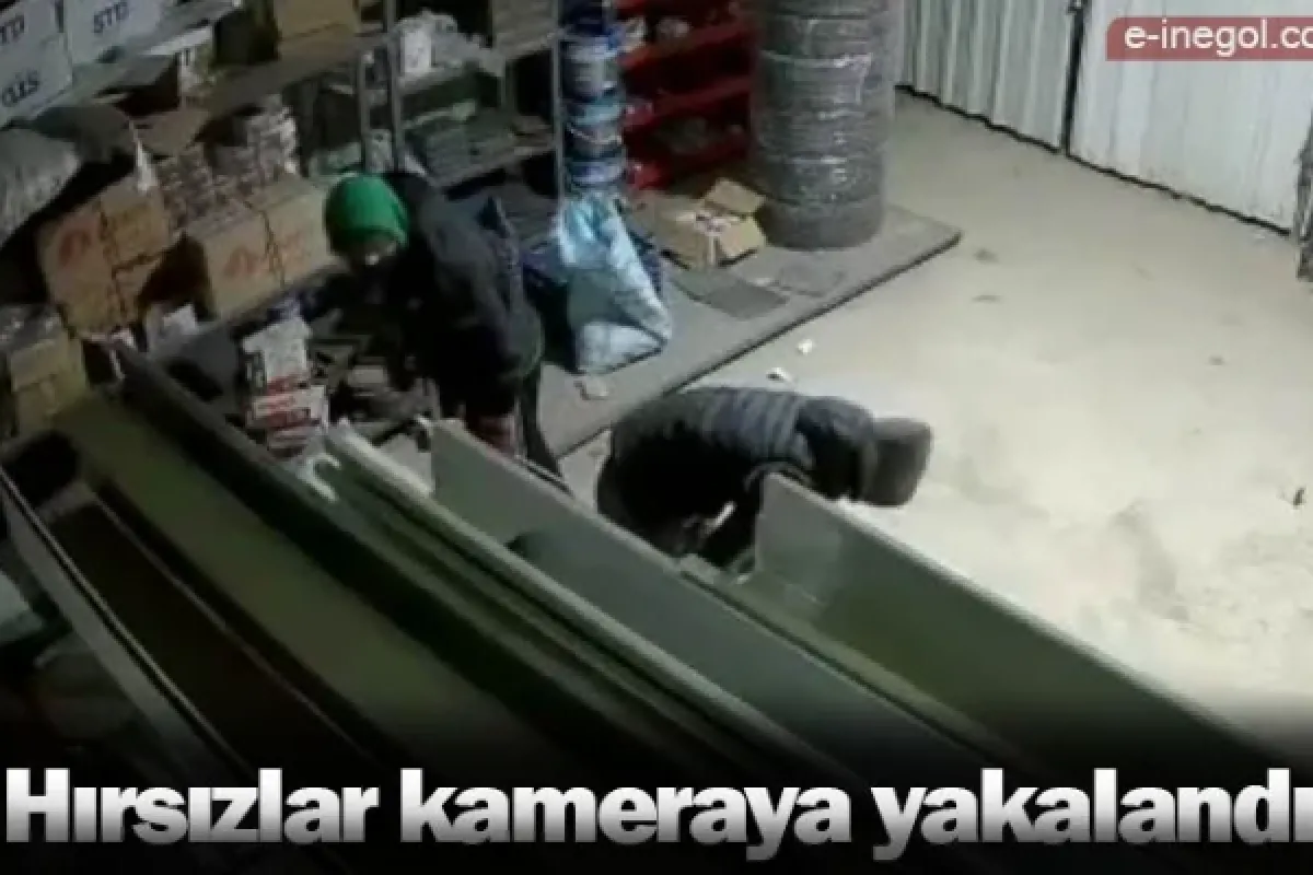 Hırsızlar kameraya yakalandı