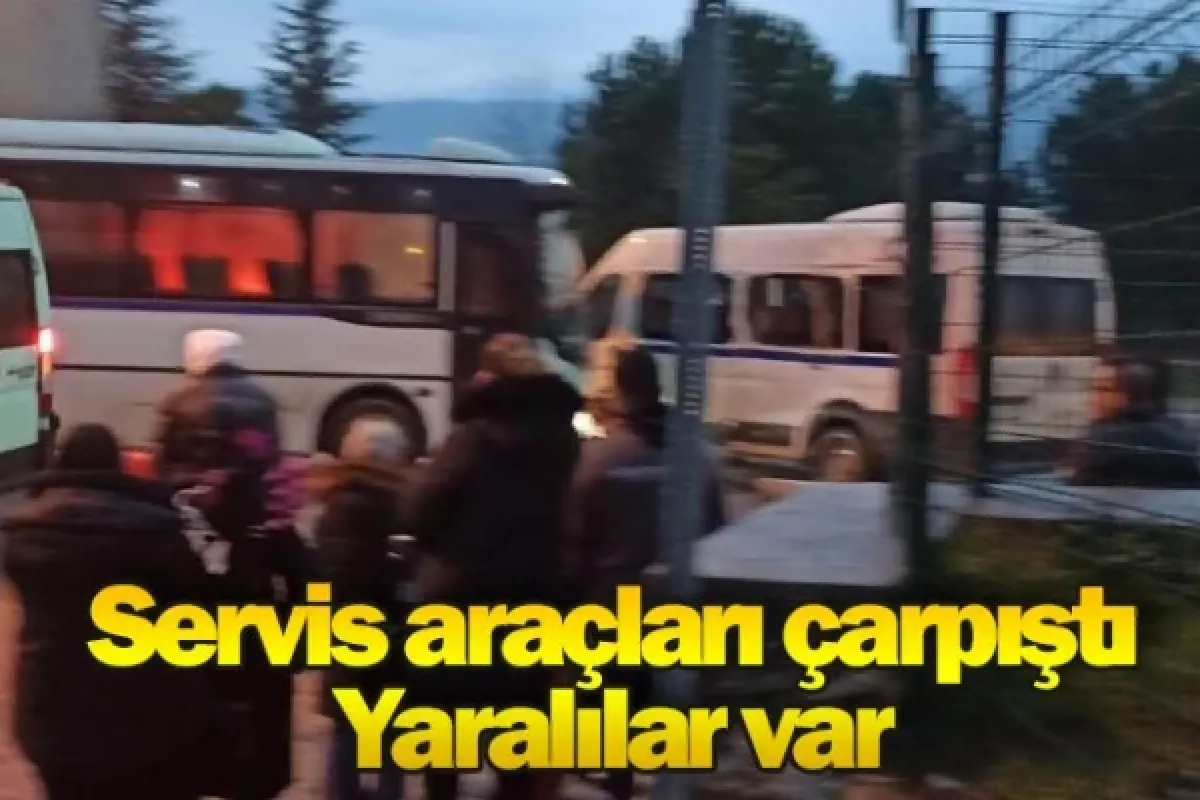 İnegöl'de servis araçları çarpıştı; 3 yaralı
