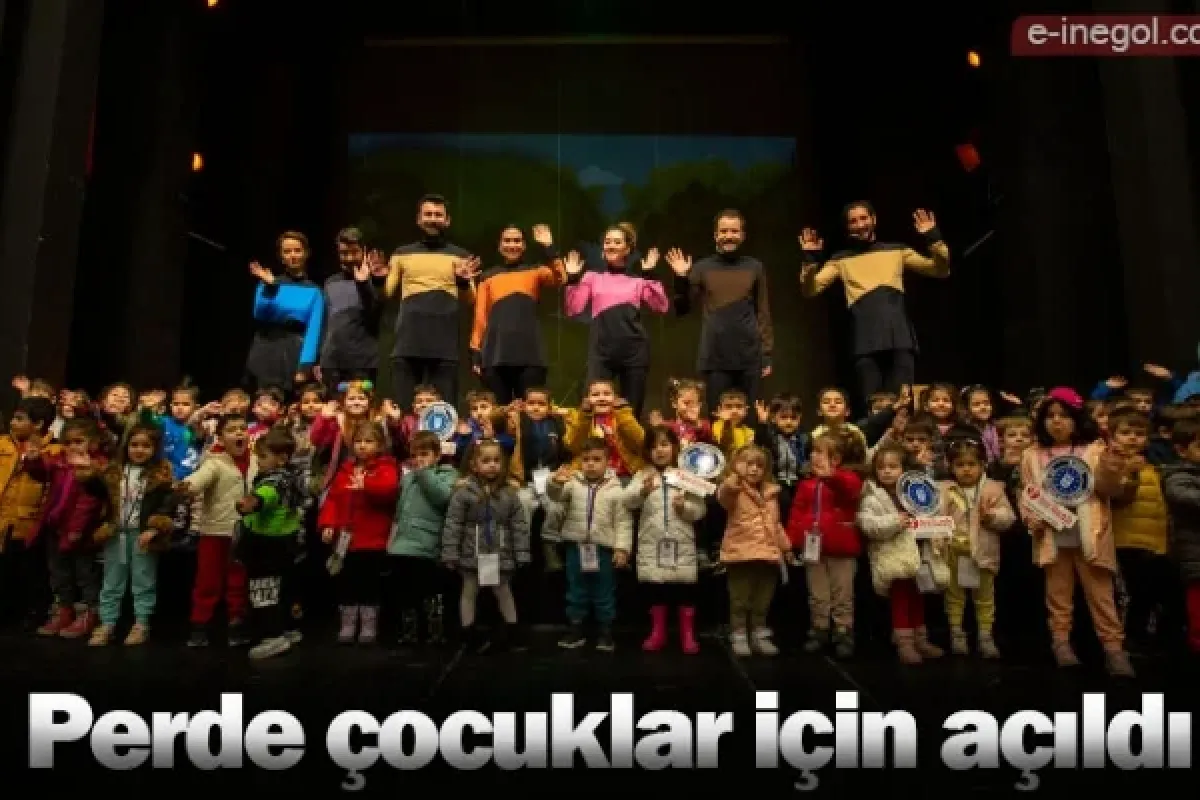Perde çocuklar için açıldı