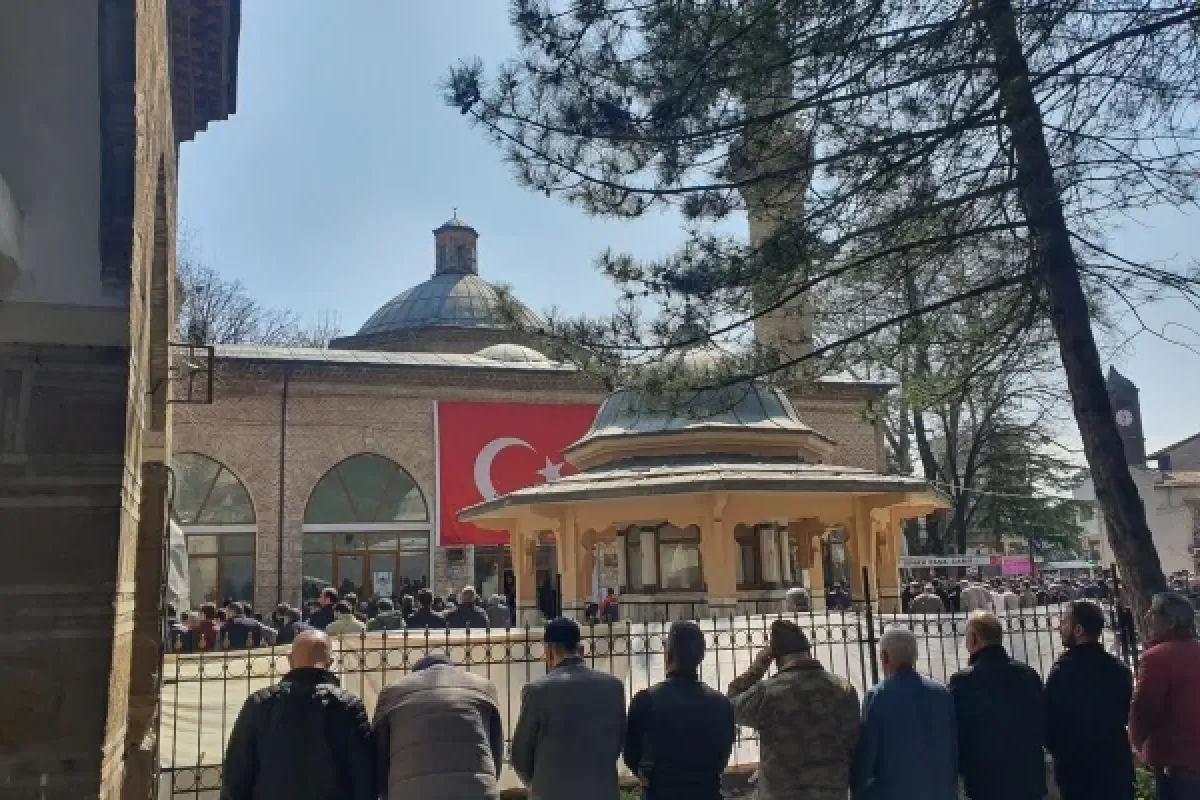 Ramazanın ilk cumasında camiler doldu taştı