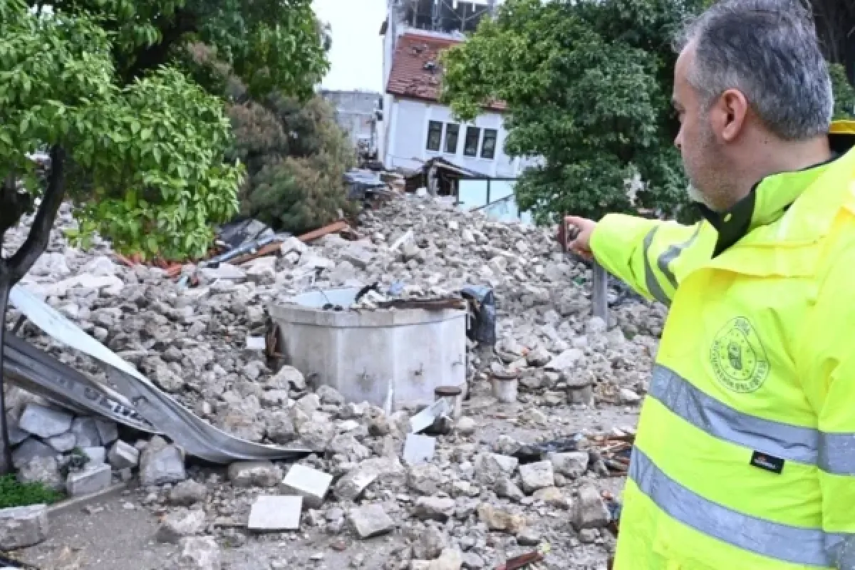 Enkazdan 700 yıllık tarih çıkacak