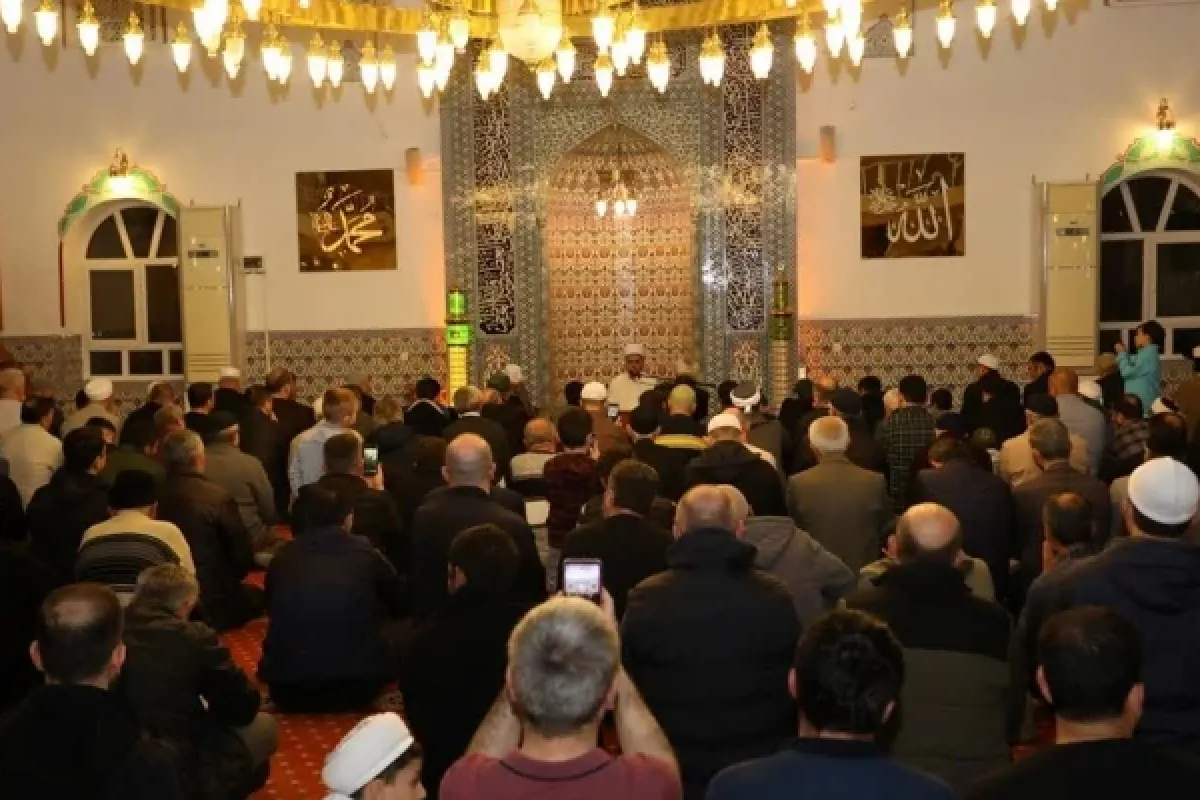 Kuran Bülbülü Alpcan Çelik İnegöllülerle Buluştu