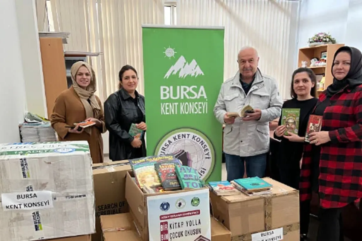 Kadın Meclisi’nden deprem bölgesindeki çocuklara kitap yardımı