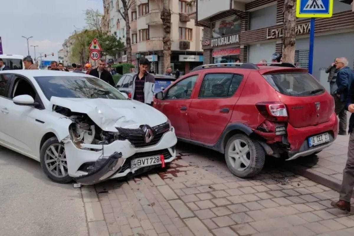 Otomobil kontrolden çıktı!