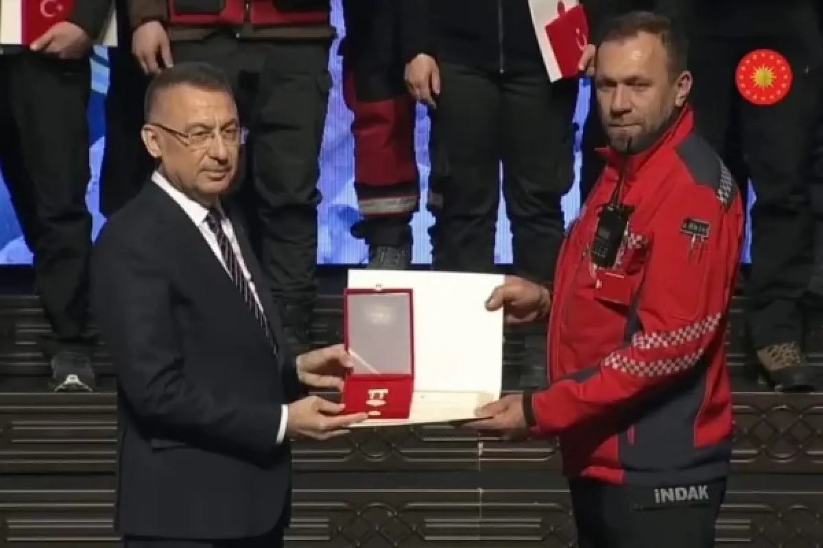 İNDAK'a "Devlet Üstün Fedakarlık Madalyası" verildi