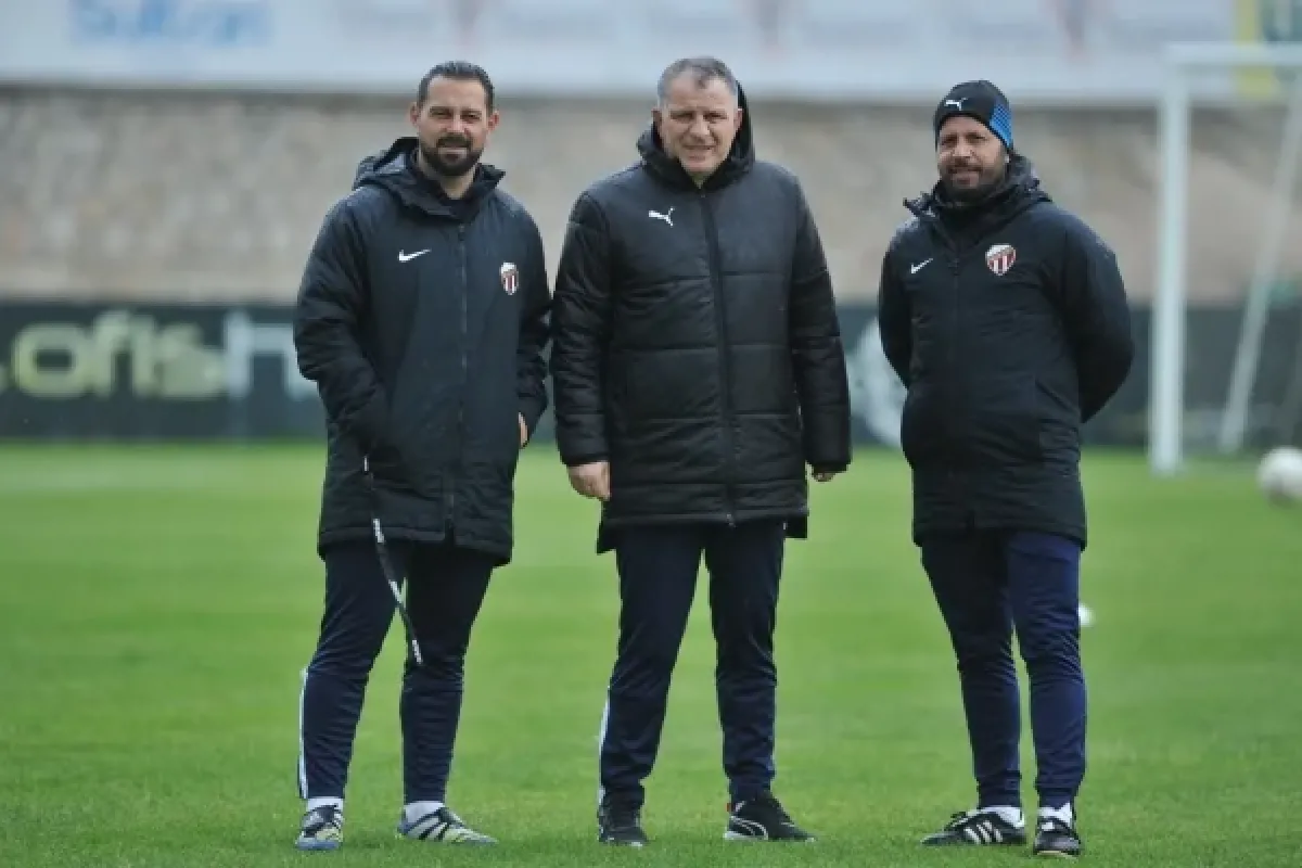 "Kendi göbeğimizi kesip kümede kalmayı planlıyoruz"