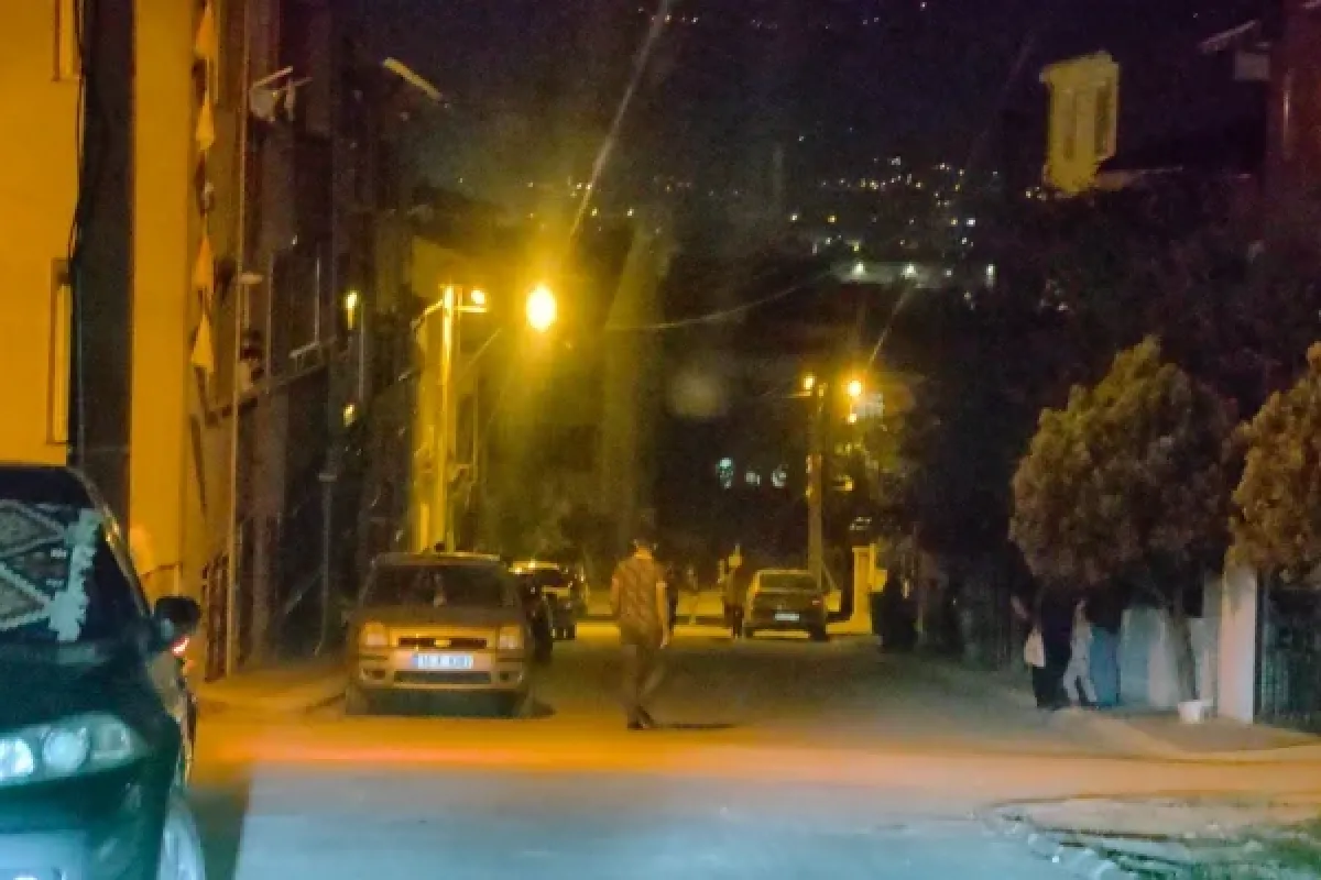Eşini taciz eden kişiyi bıçakladı!