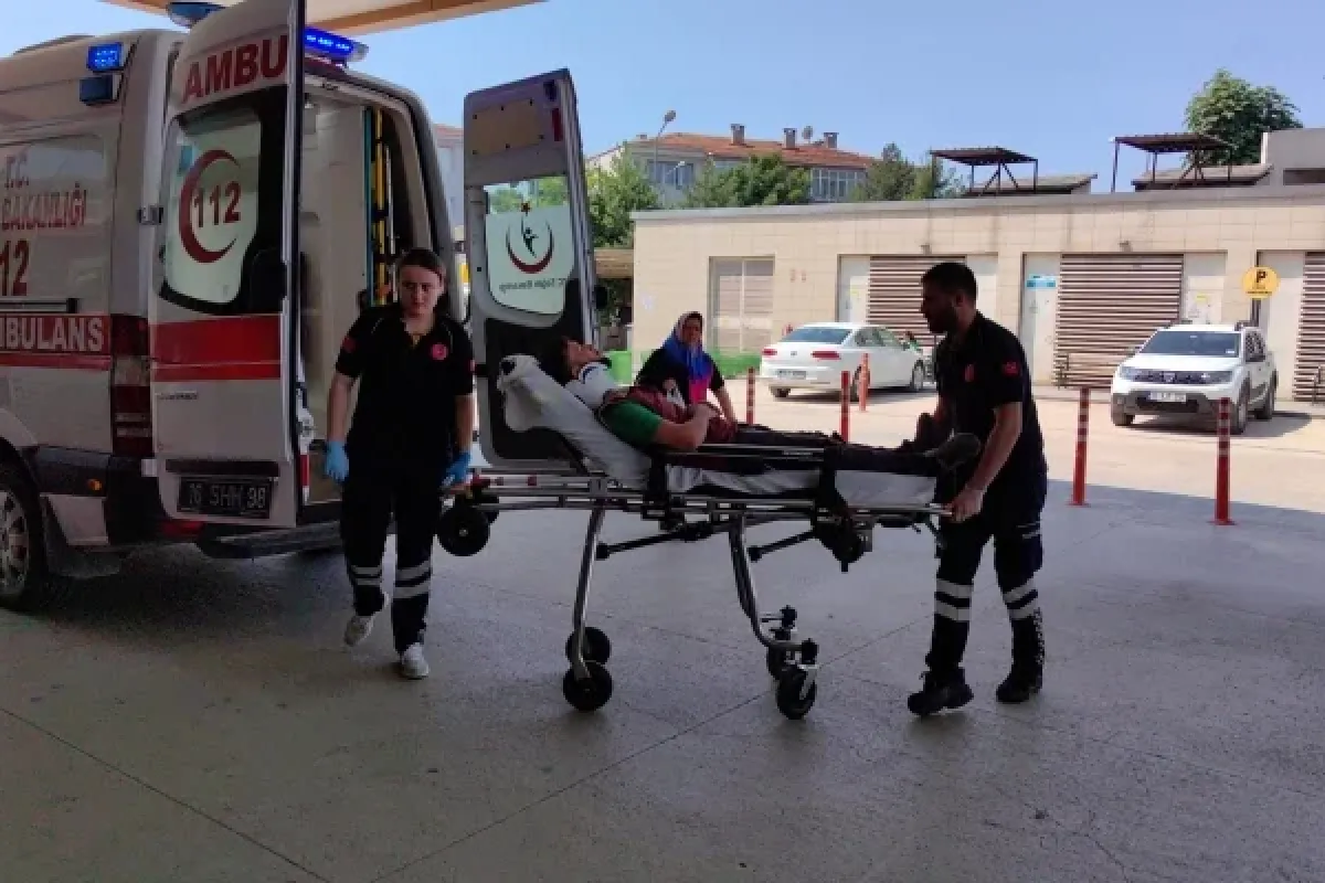 'U' dönüşü yapmaya çalışırken kazaya neden oldu