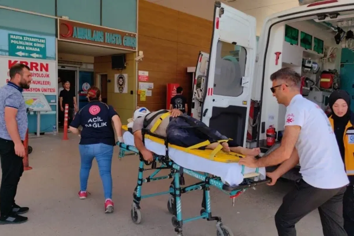 İnegöl'de inşaat iskelesi çöktü!