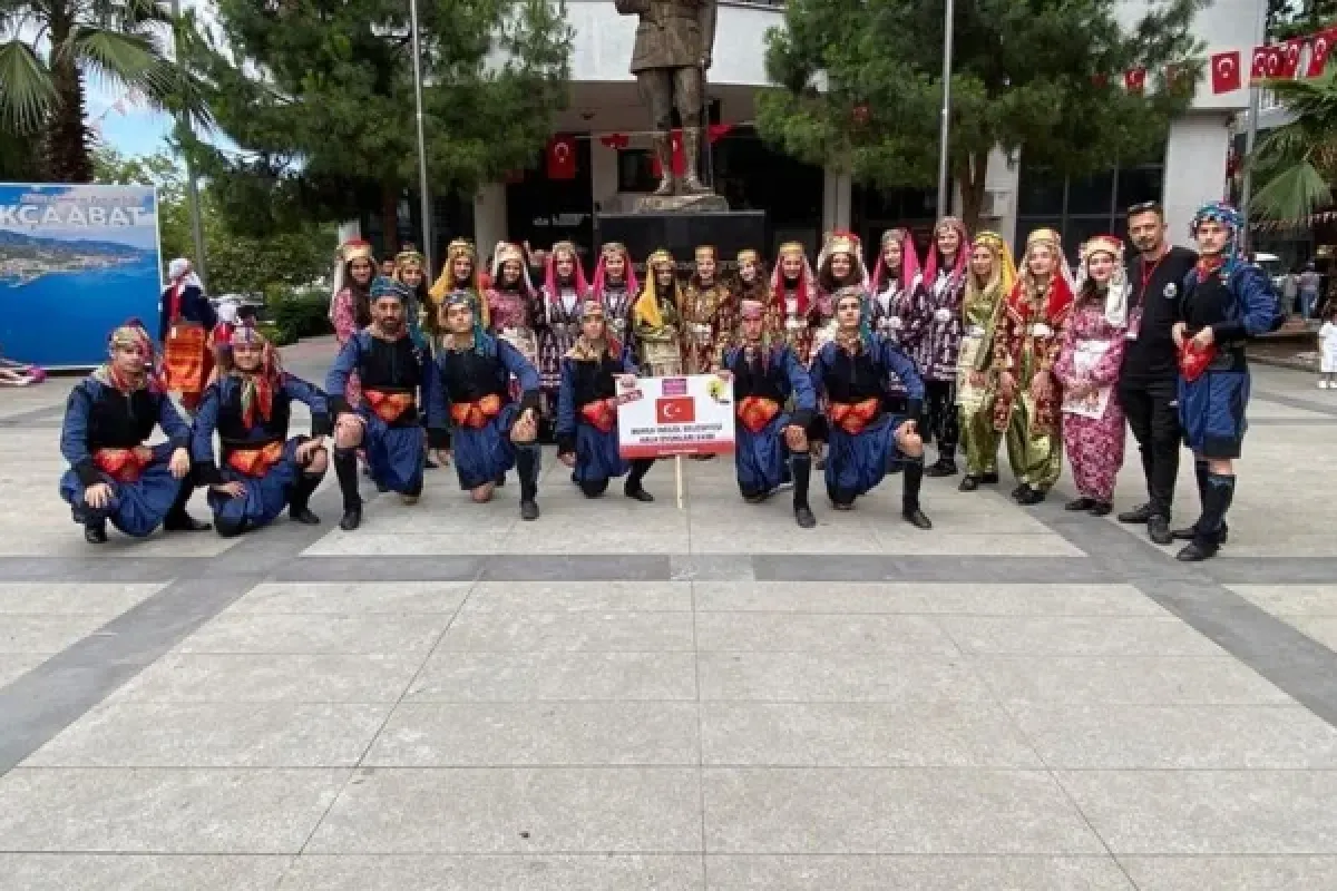 İnegöl Belediyesi Halk Dansları Topluluğu Akçaabat Festivaline Renk Kattı