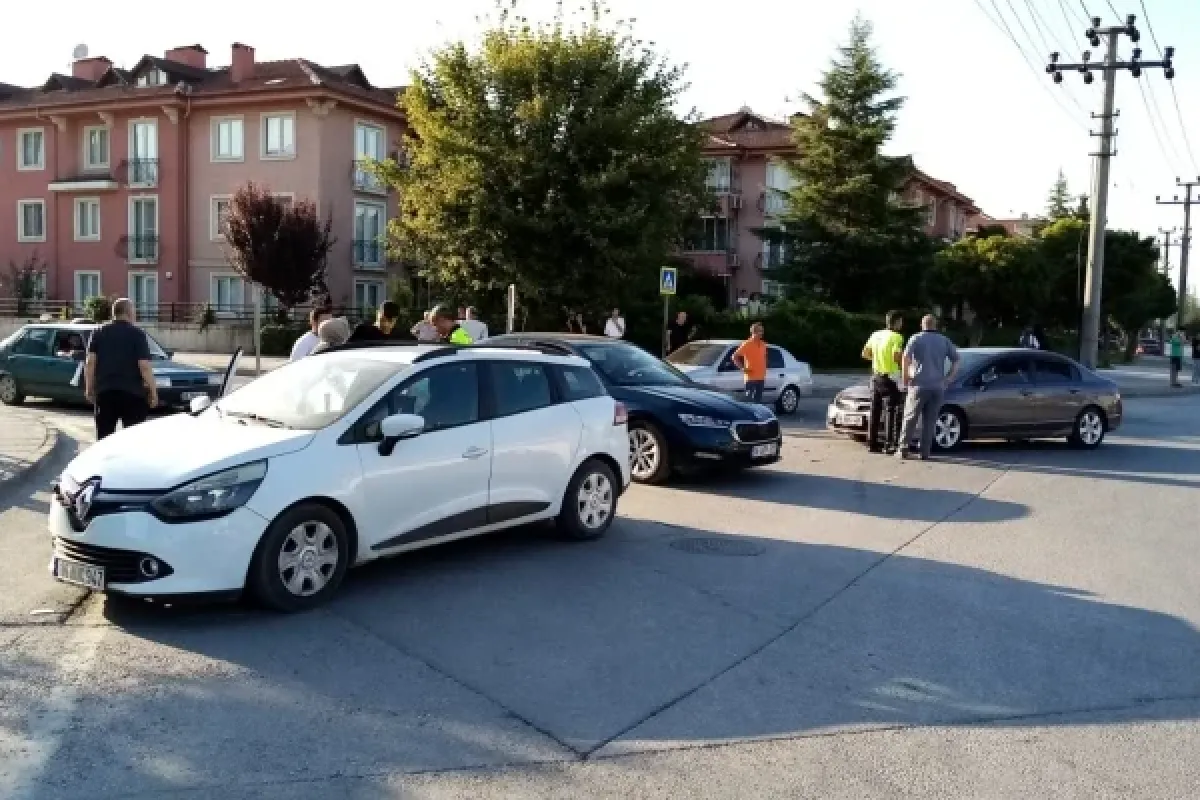 Hastane kavşağında kaza