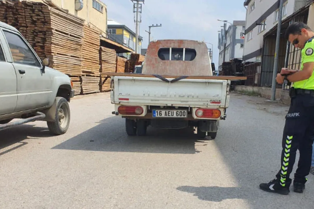 Kamyonetle çarpışan elektrikli bisiklet sürücüsü yaralandı
