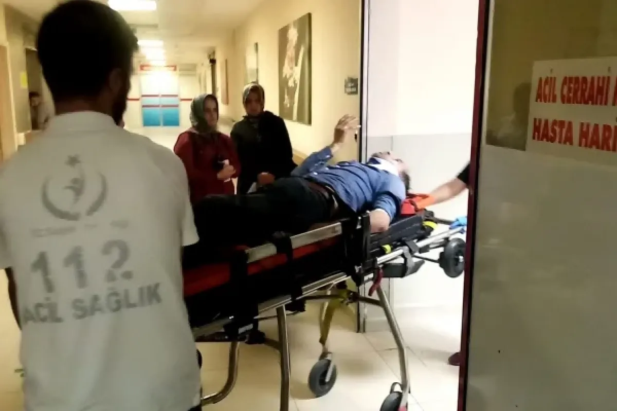 Ticari taksinin çarptığı yaya yaralandı