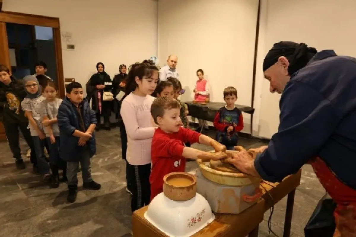İnegöl Belediyesi'nden Çocuk Çömlek Atölyesi