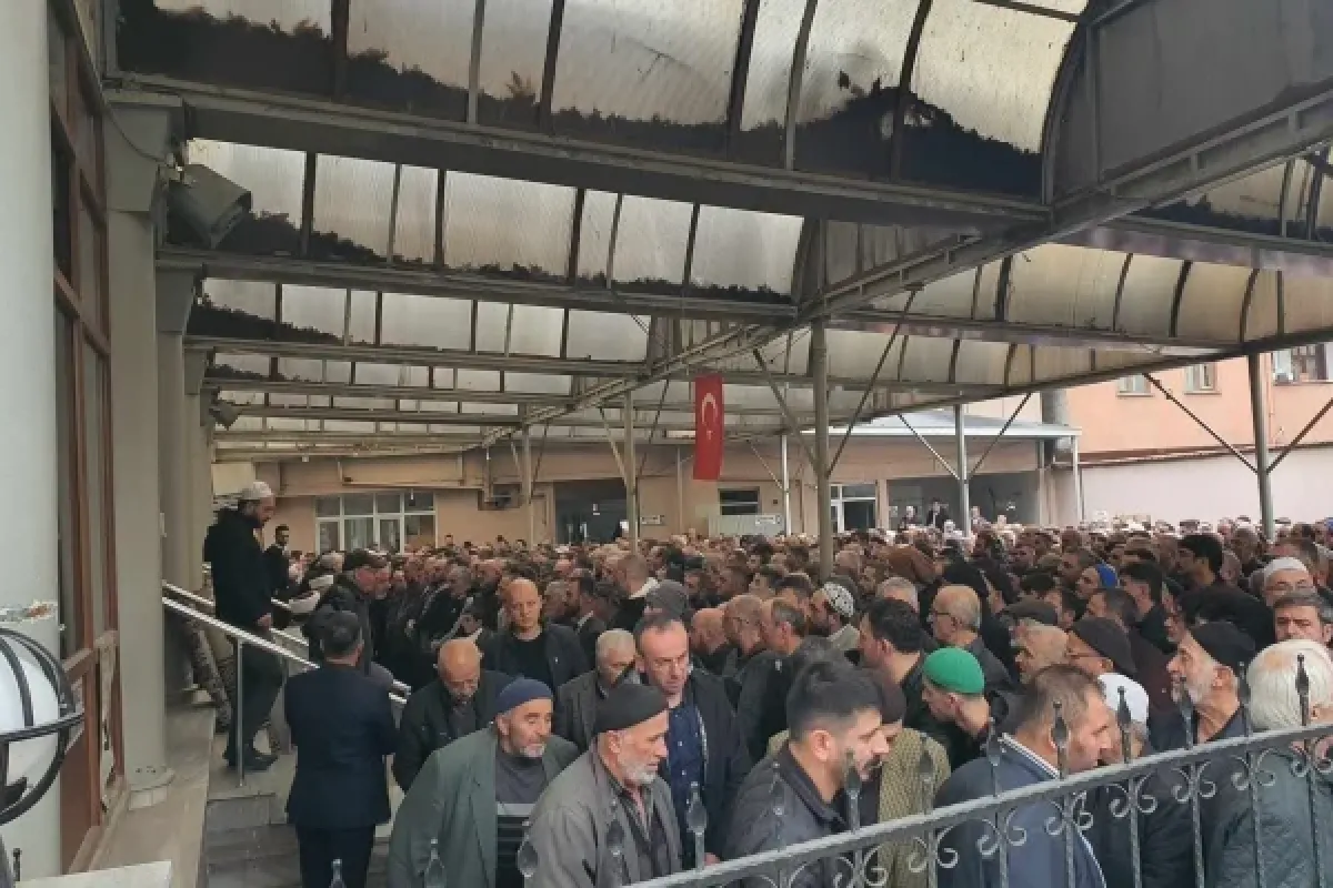 Son yolculuğuna uğurlandı