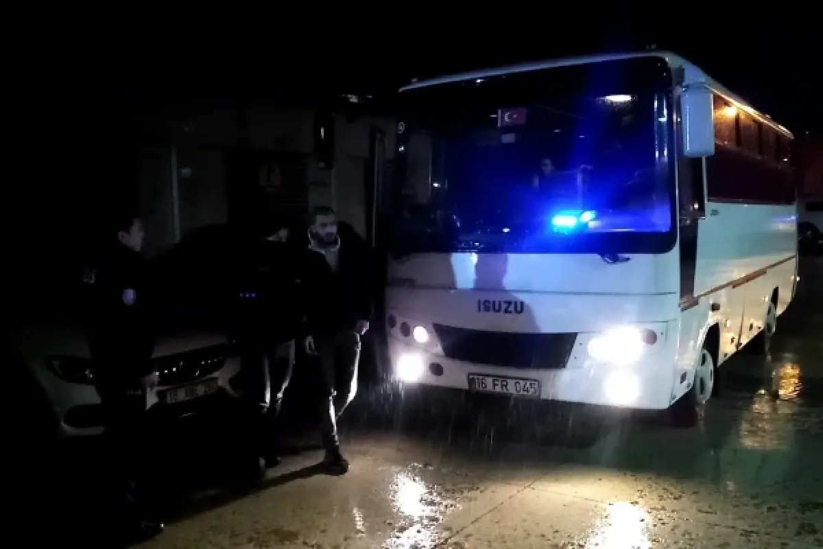 İnegöl'de 17 kaçak göçmen yakalandı