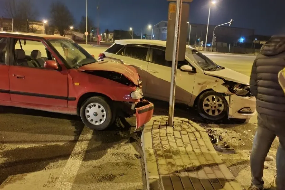 Alanyurt yolunda kaza! Yaralılar var...