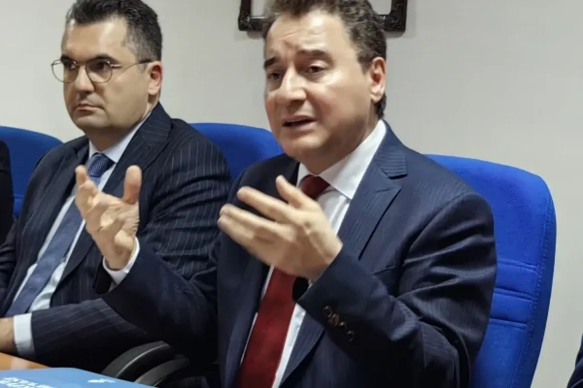 Babacan İnegöl'den hükümete yüklendi