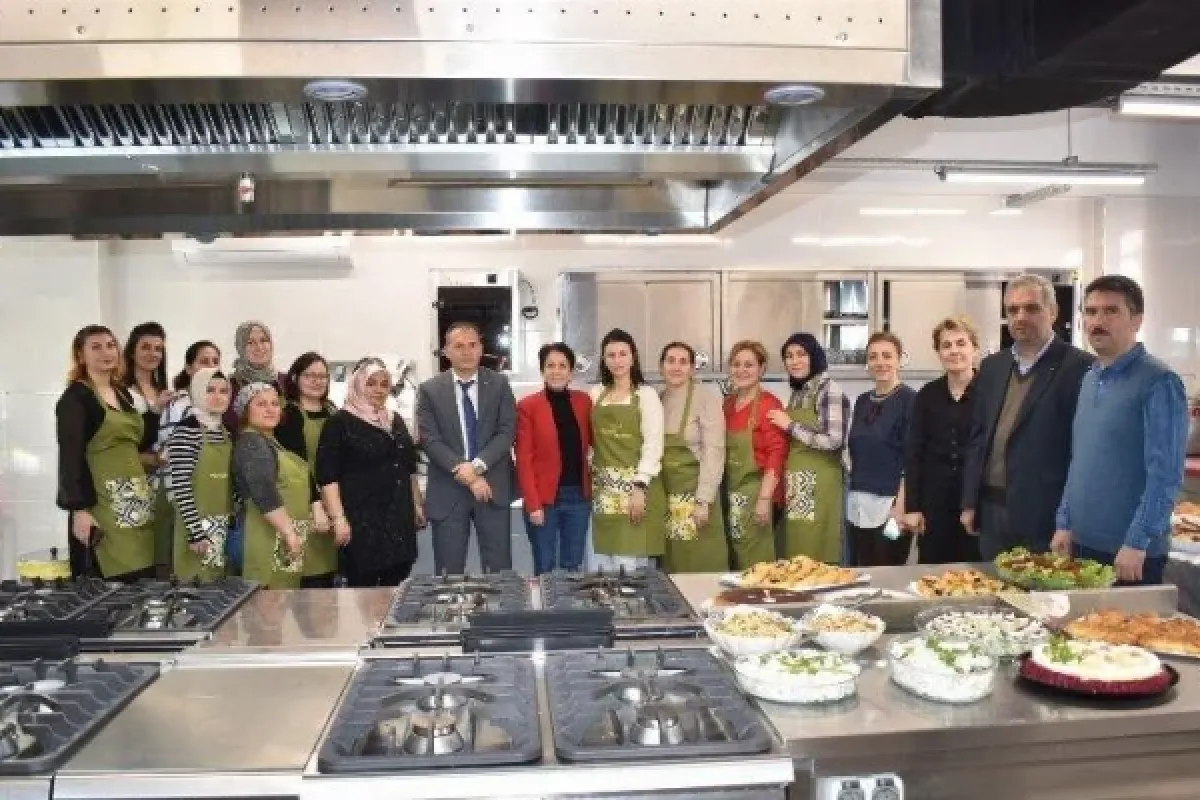 Geleceğin pasta ustaları kurslarını tamamladı