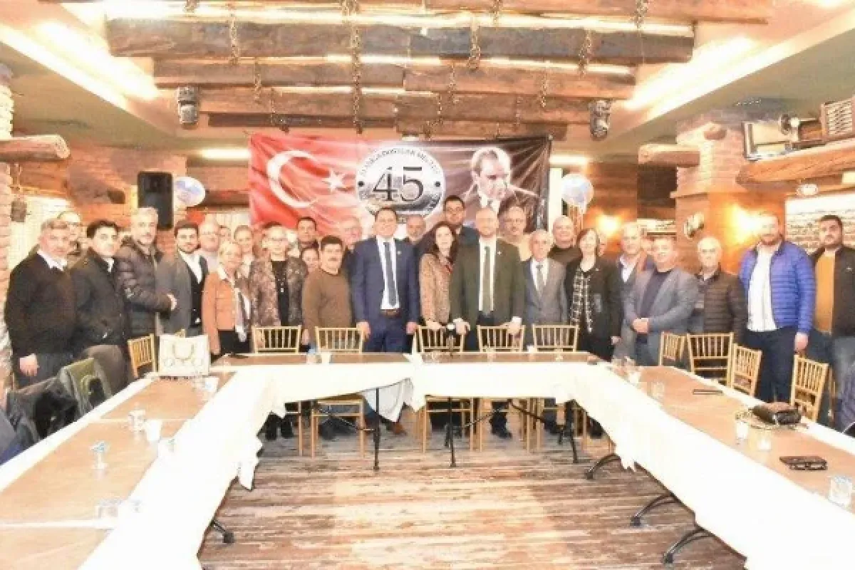Manisa Dostlar Meclisi'nin konuğu Demokrat Parti Belediye Başkan adayları