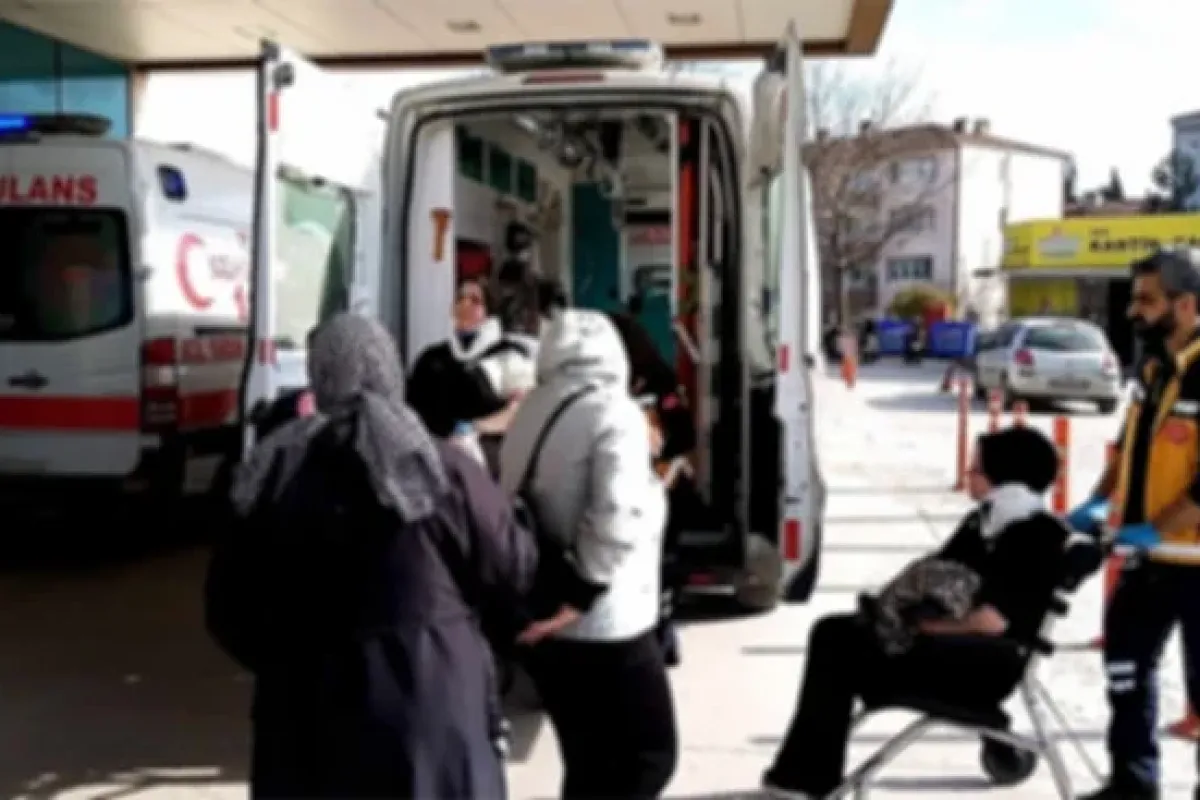 Kurs aracına arkadan çarptı