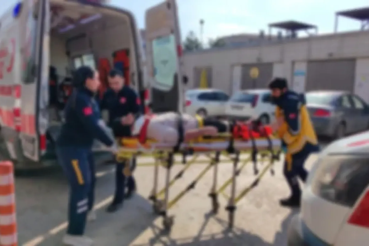 Yüksekten düşen işçi hastanelik oldu
