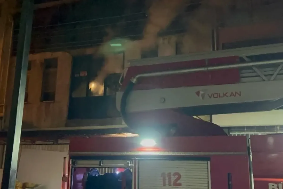 Mobilya imalathanesinde yangın!
