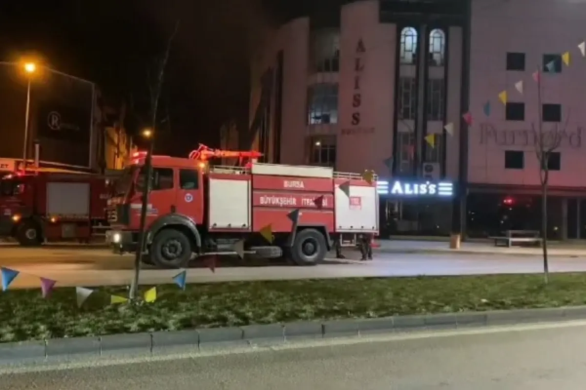 Mobilya imalathanesinde yangın!