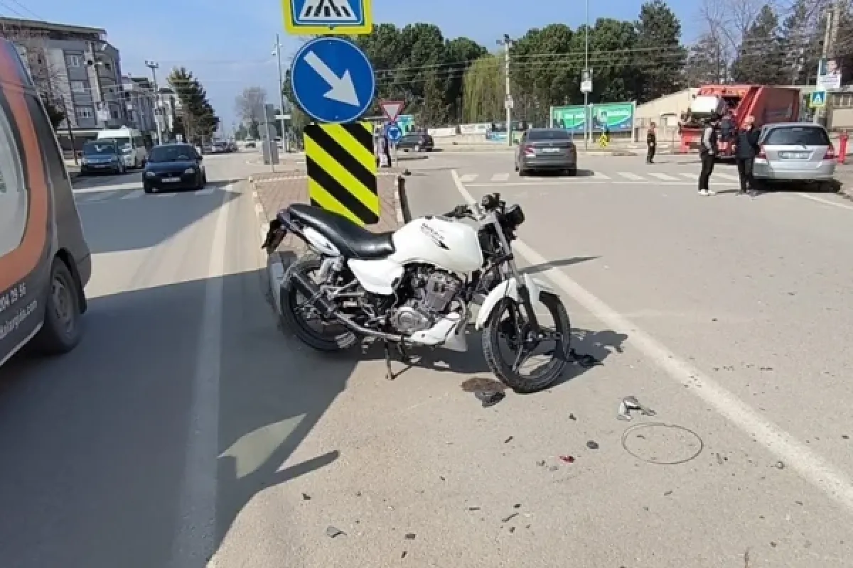 Motosiklet sürücüsü yaralandı