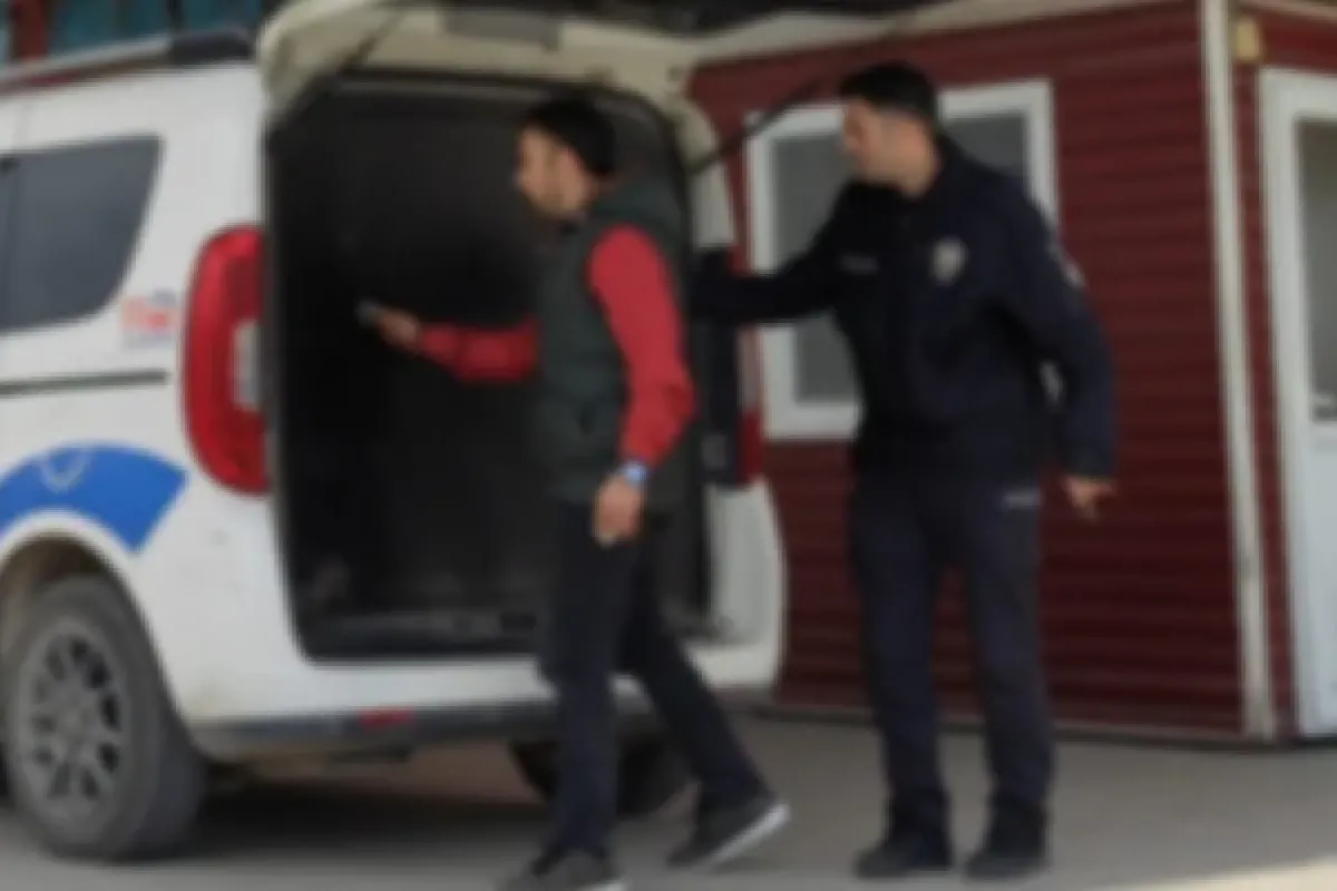 Manavdan meyve ve sebze çalan şahsı polis yakaladı