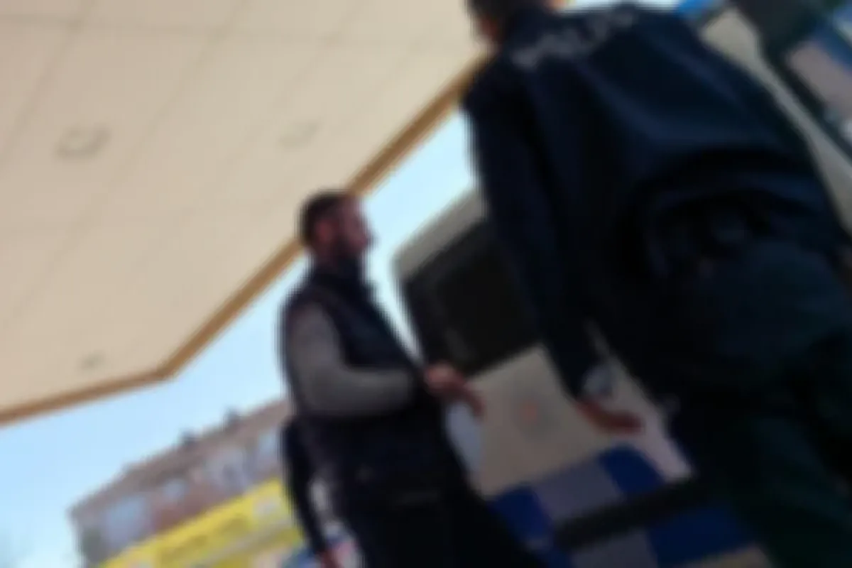 Kardeşini bıçakla yaraladı